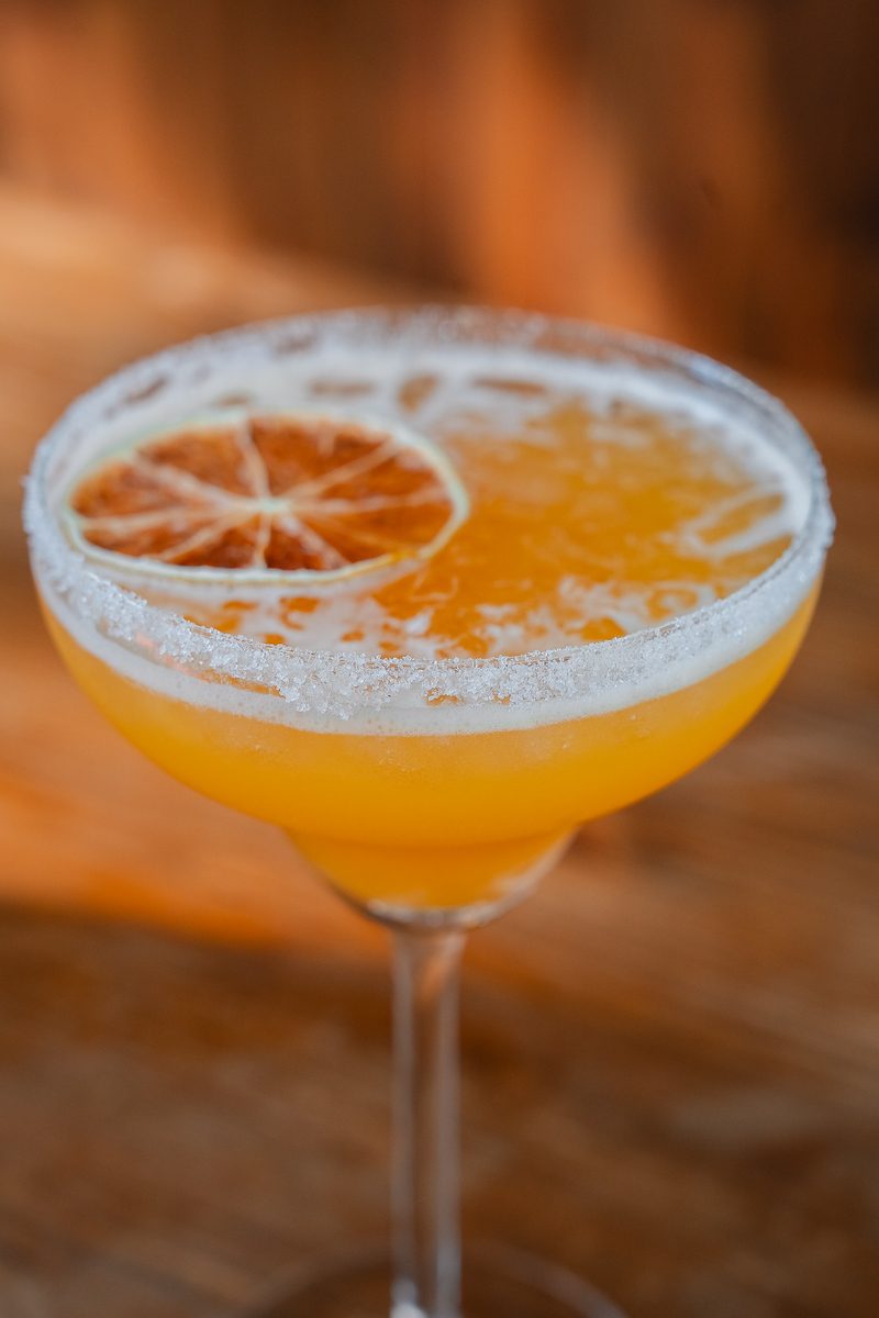 Cocktail cítrico artesanal