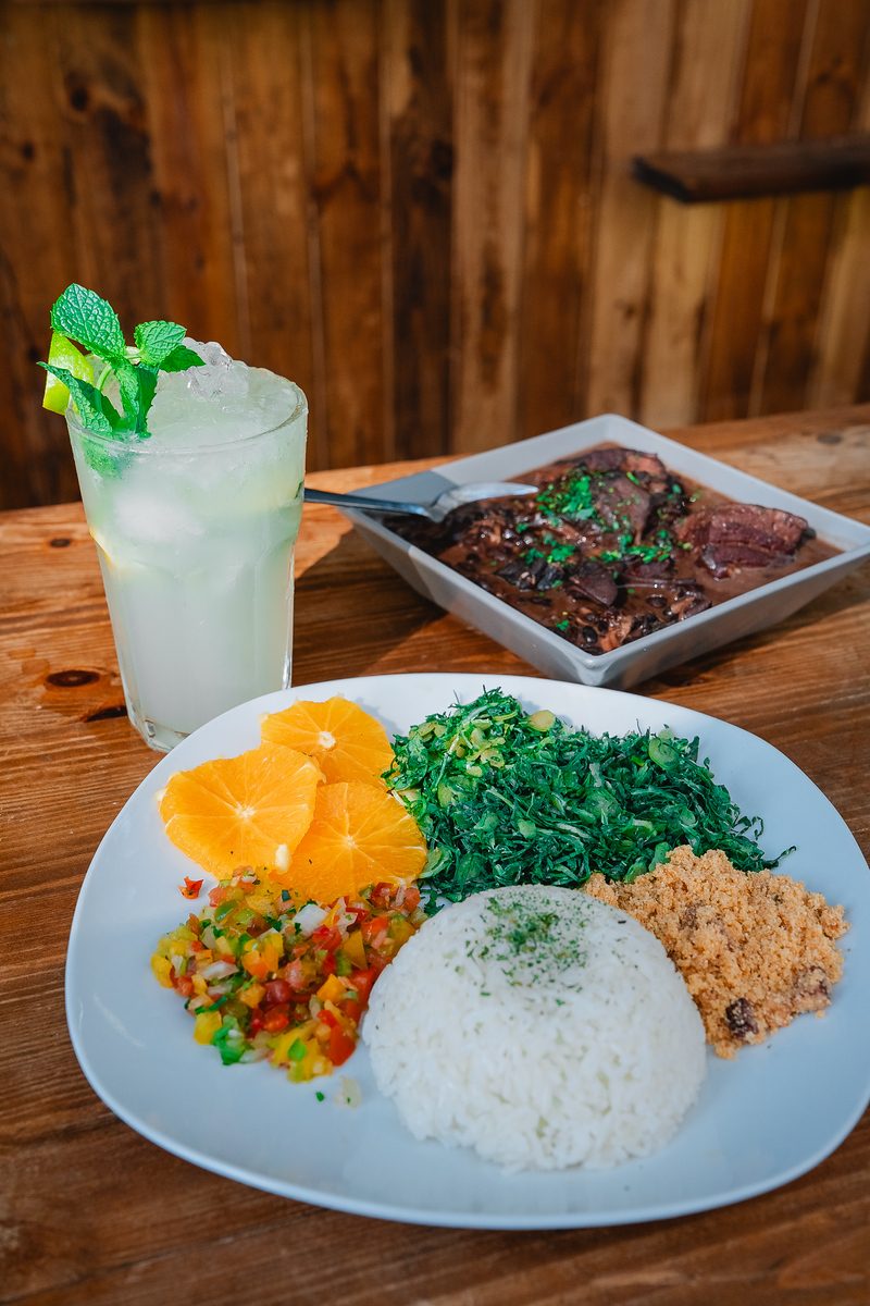 Feijoada completa do Jardim do Éden